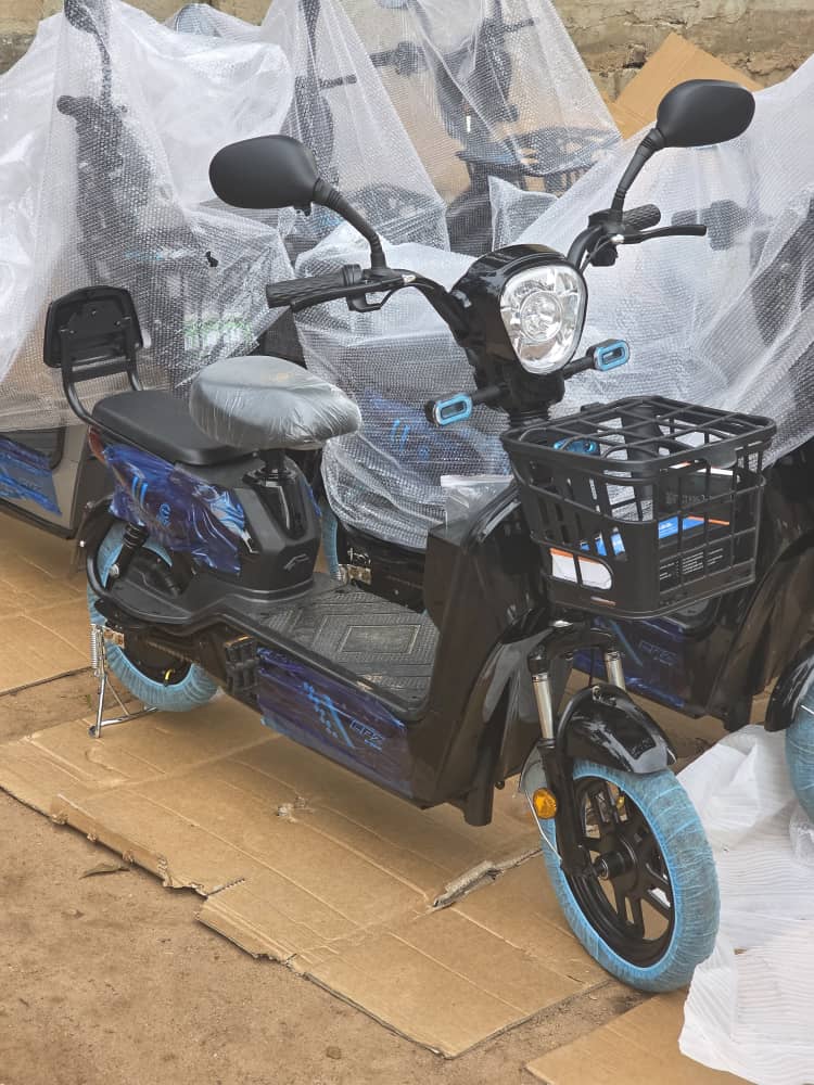 CPZ Electric Scooter E-Bike — Dual Seat with Front Basket