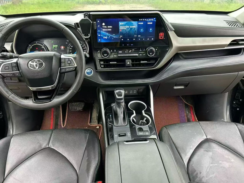 Toyota Highlander Hybrid E-Four — Midnight Black