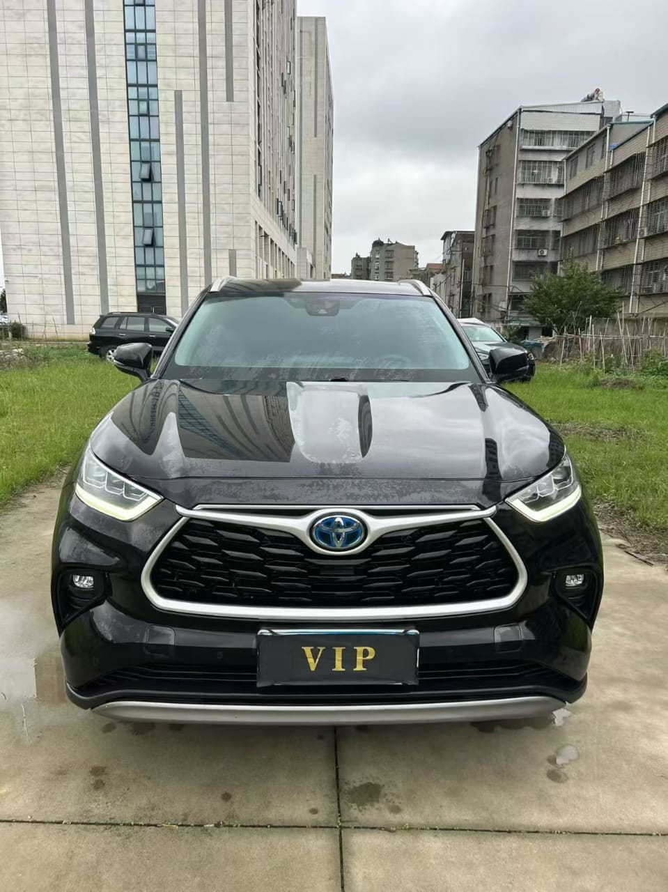 Toyota Highlander Hybrid E-Four — Midnight Black